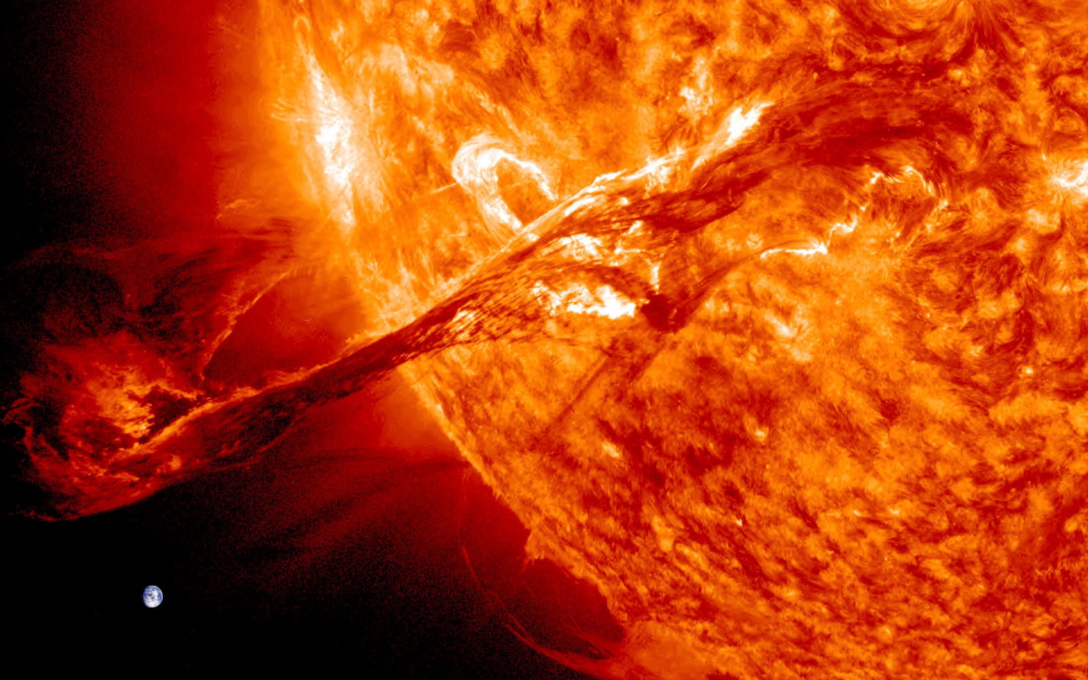 सूर्य से निकला भारी मात्रा में solar flare, उपग्रह संचार पर असर पड़ने की आशंका, जानें CESSI की रिपोर्ट