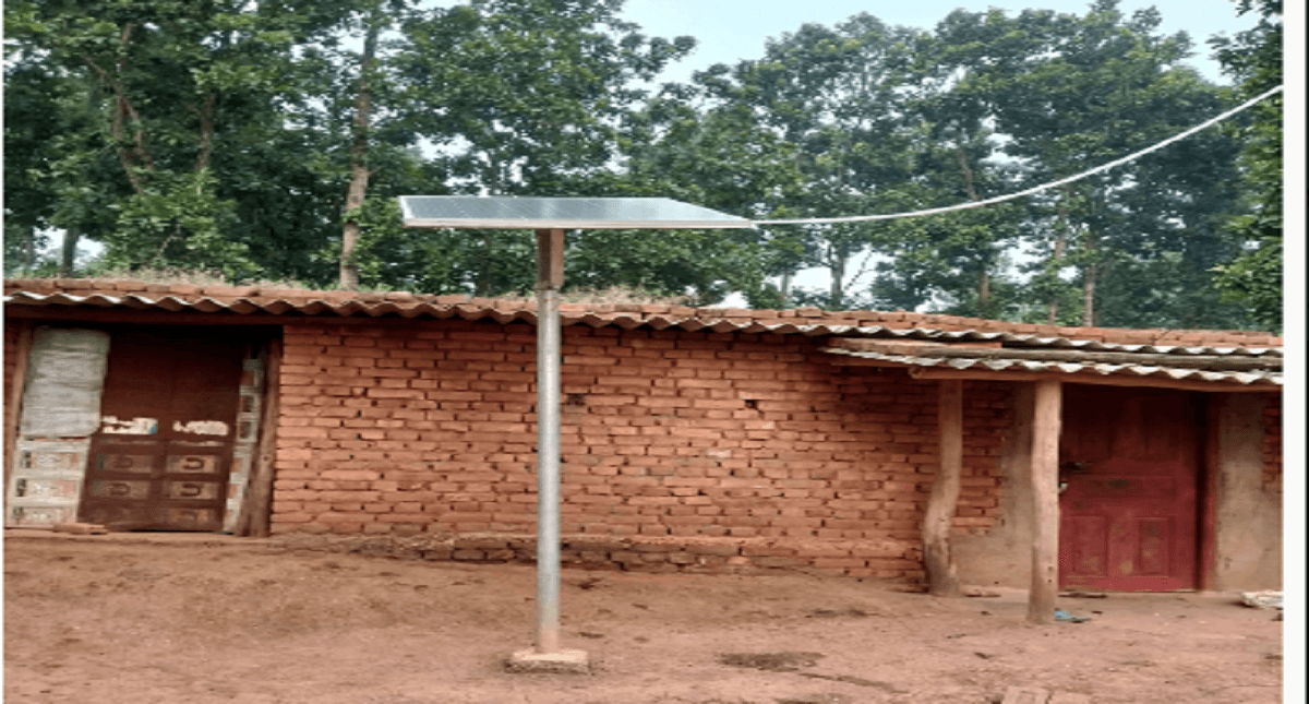 झारखंड के ग्रामीण इलाकों में विद्युतीकरण बढ़ा, लेकिन आदिवासियों की एक बड़ी आबादी किरोसिन तेल पर निर्भर