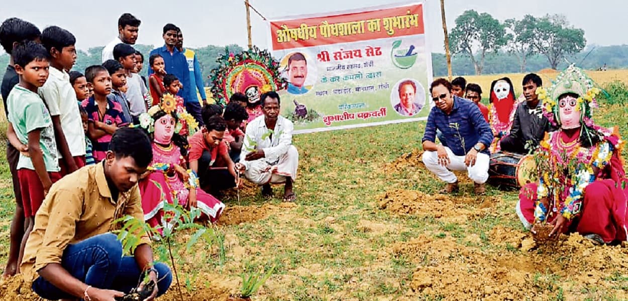 झारखंड में तीन महिलाओं को डायन बता ग्रामीणों ने मार डाला, इस साल 5 माह में 7 लोगों की हत्या झारखंड में तीन महिलाओं को डायन बता ग्रामीणों ने मार डाला, इस साल 5 माह में 7 लोगों की हत्या