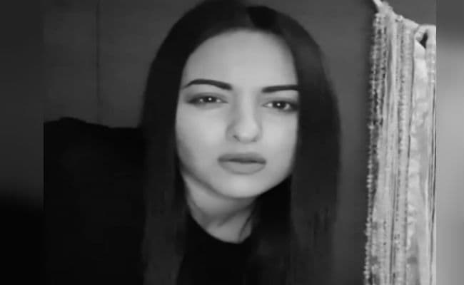 सोनाक्षी सिन्‍हा का ट्रोलर्स को करारा जवाब, VIDEO शेयर कर बोलीं- यहां विजेता सिर्फ मैं हूं...