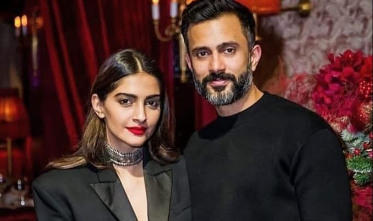 Sonam Kapoor Delhi House Robbery: आनंद आहूजा की दादी को नशीला पदार्थ खिलाकर करती थी चोरी, सुनार गिरफ्तार