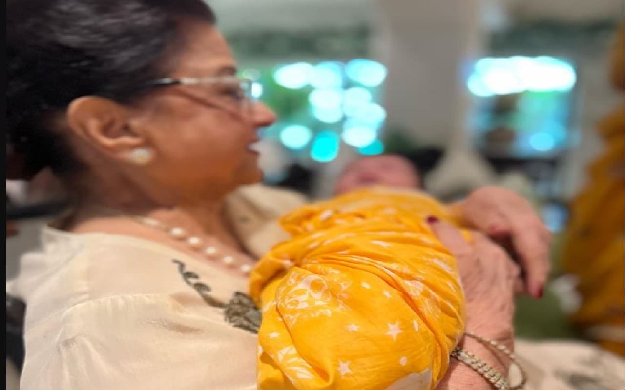 Sonam Kapoor Vayu: सोनम कपूर ने शेयर की बेटे की तसवीर, दादी की गोद में प्यार से सोता दिखा बेबी वायु