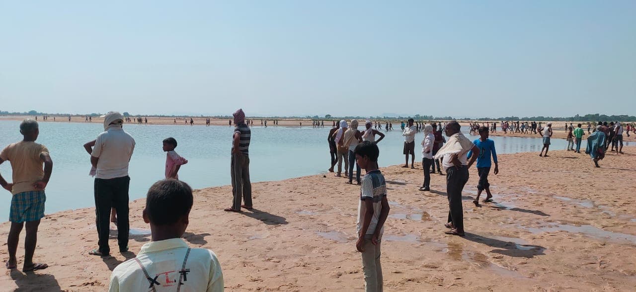 झारखंड के गढ़वा में 7 युवक सोन नदी में डूबे, गांव में मची चीख-पुकार