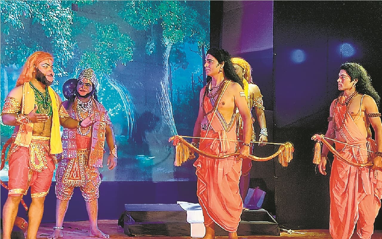 सोनपुर मेले में लोगों को भा रहा सांस्कृतिक कार्यक्रम, राम और हनुमान का संवाद देख भावविभोर हुए लोग