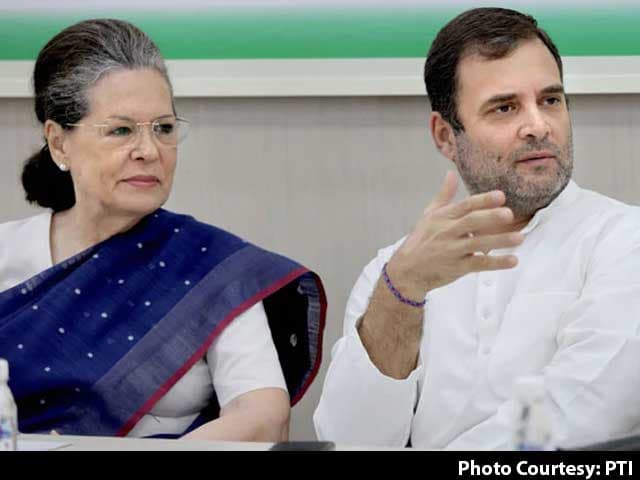 Explainer: कांग्रेस में गांधी परिवार के रिमोट कंट्रोल से चलेगी पार्टी या..? आलाकमान के कदम से उठ रहे सवाल