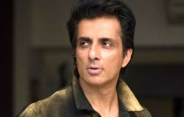 VIRAL: सोनू सूद से इंटरनेट स्पीड बढ़वाने की शख्स ने लगायी गुहार, एक्टर ने दिया ऐसा जवाब...