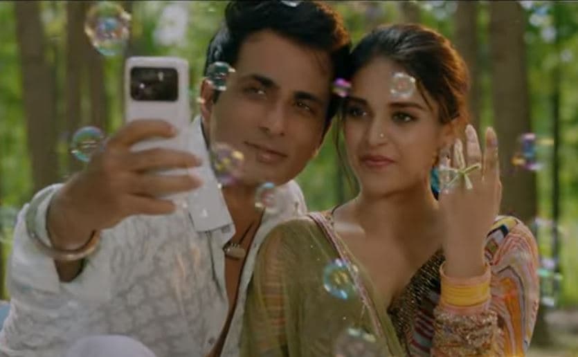 Saath Kya Nibhaoge Song: सोनू सूद और निधि अग्रवाल का सॉन्ग 'तुम तो ठहरे परदेसी' रिलीज, दिखी शानदार केमिस्ट्री