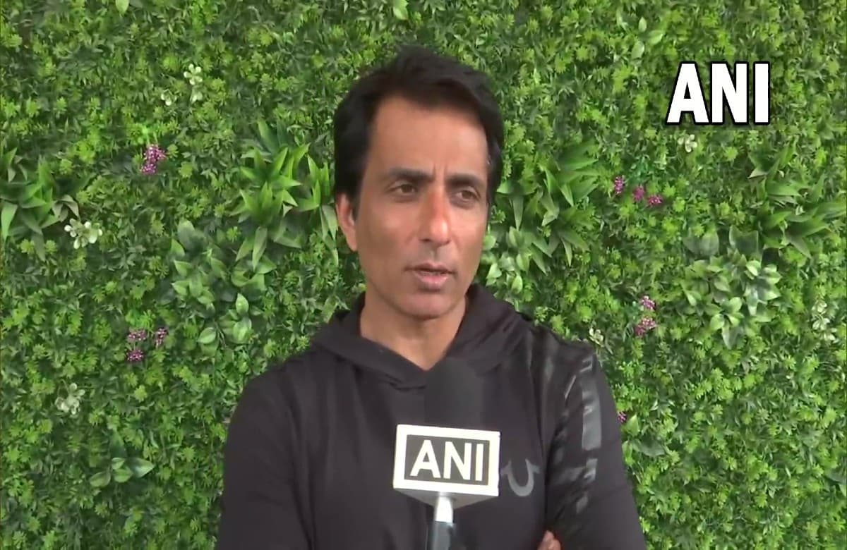 Punjab Election News: सोनू सूद को बूथ में प्रवेश करने से रोका गया, कार जब्त कर घर भेजा गया