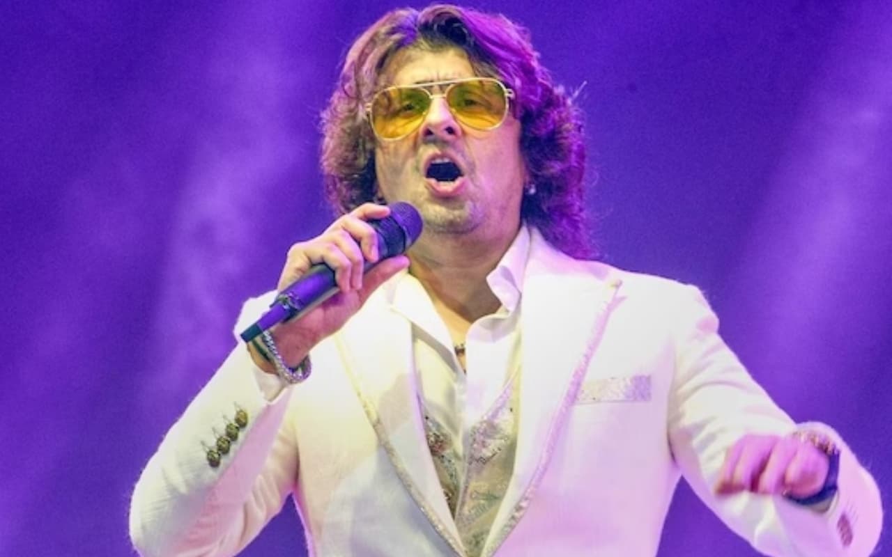 Sonu Nigam Networth: 3 साल की उम्र में किया था सबसे पहले परफॉर्म, आज हैं इतने करोड़ की संपत्ति के मालिक