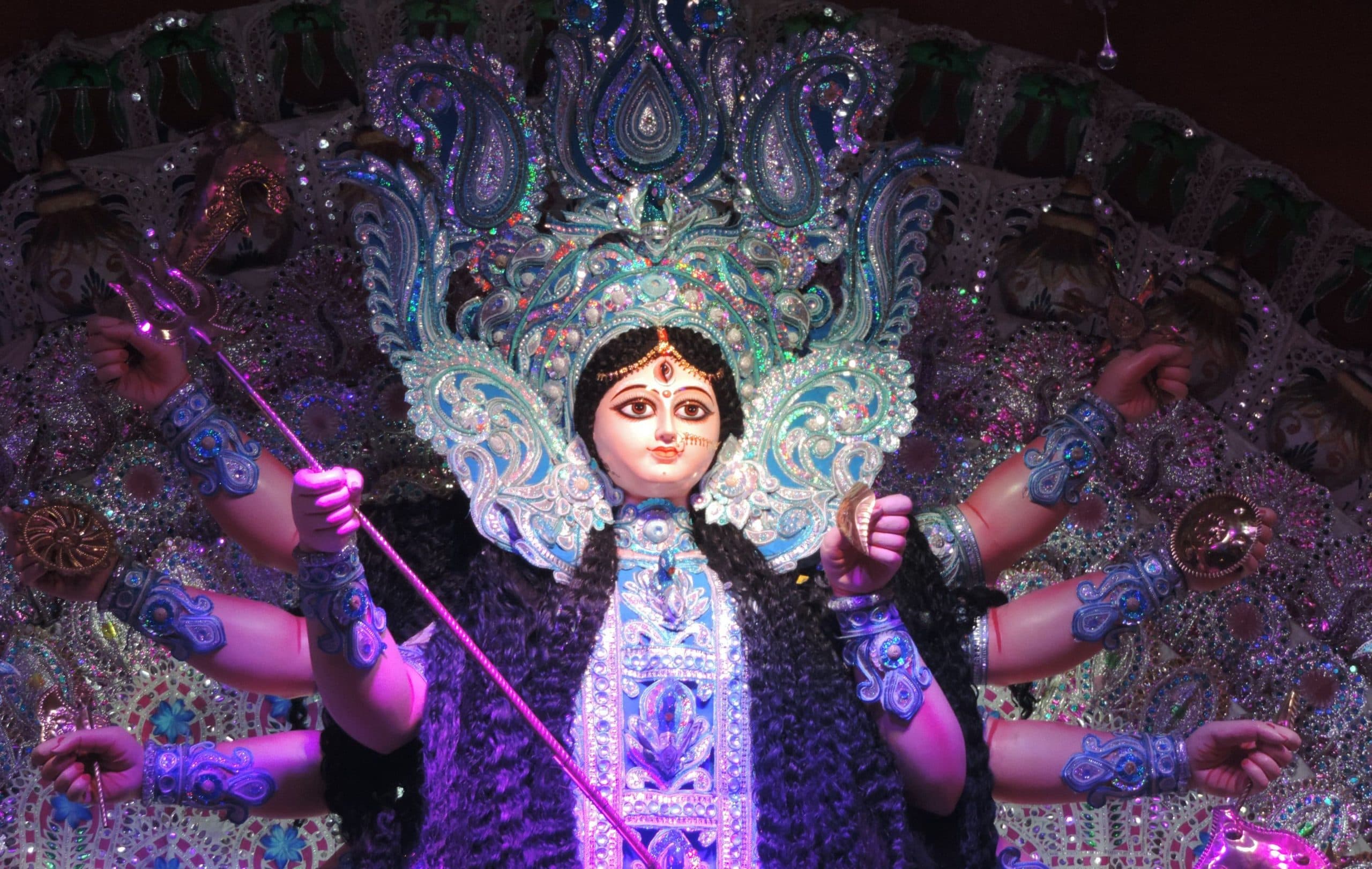Navratri Song List: चलो बुलावा आया है से लेकर प्यार सजा है तेरा द्वार भवानी तक..देखें एक से बढ़कर एक 10 नवरात्रि स्पेशल गीत