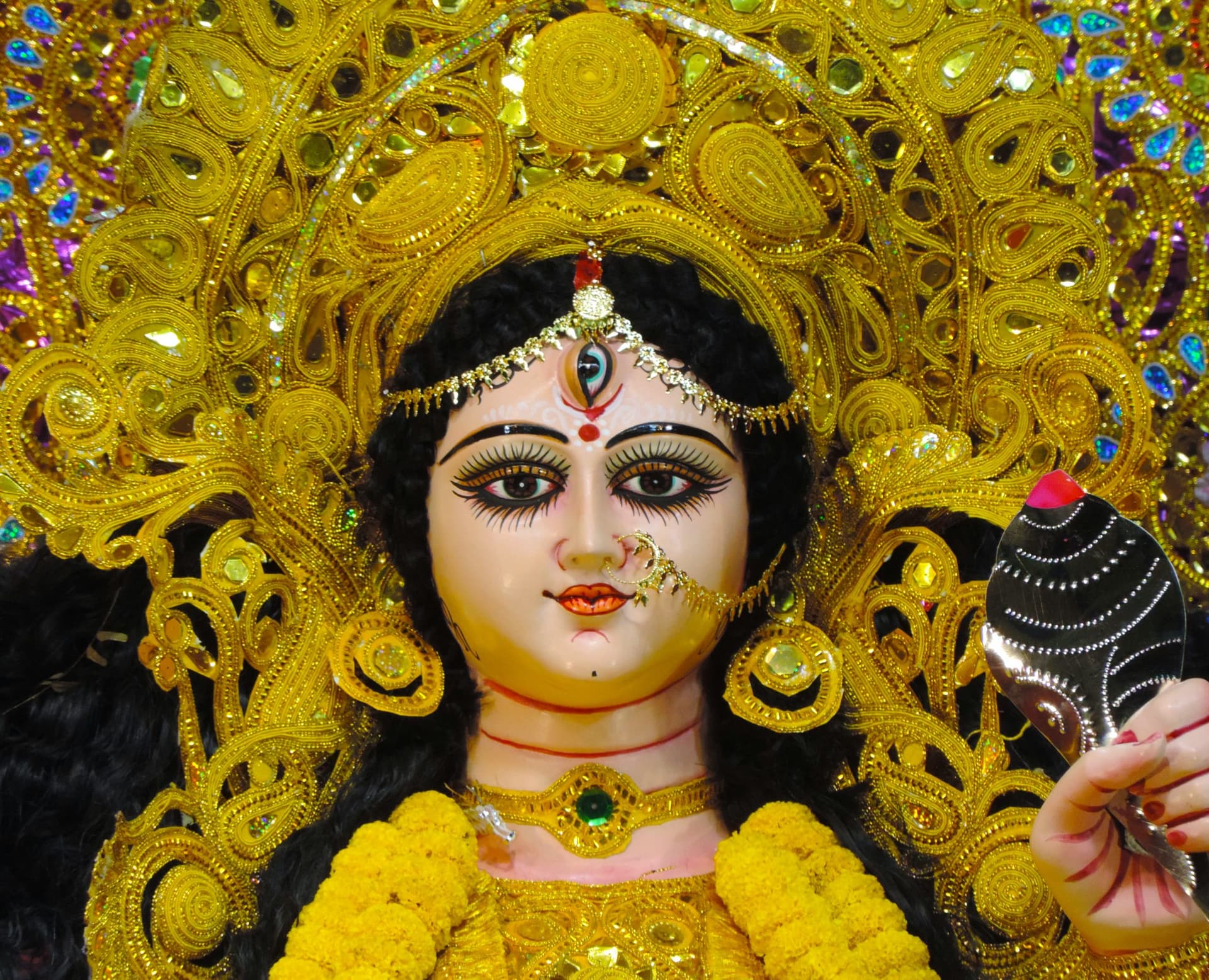Chaitra Navratri 2021: नवरात्रि में विवाहित बेटी को क्यों नहीं देना चाहिए कुल देवी-देवताओं का प्रसाद