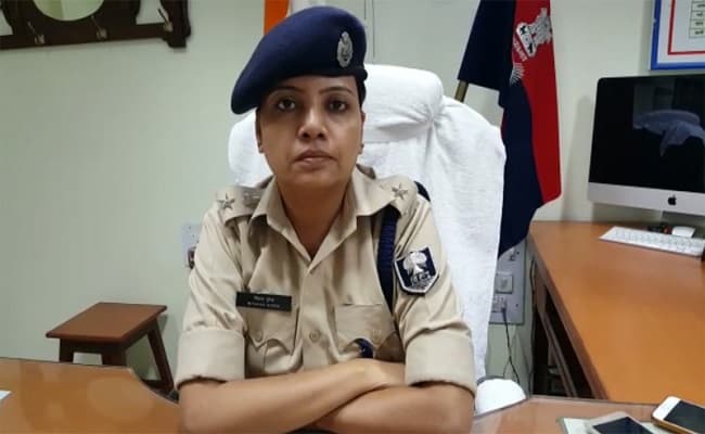 सुनसान जगहों पर घूमते दिखे तो थाने लेकर आएगी पुलिस, जवानों को टोपी से जूते तक के दिए निर्देश, महिला SSP का सख्त फरमान