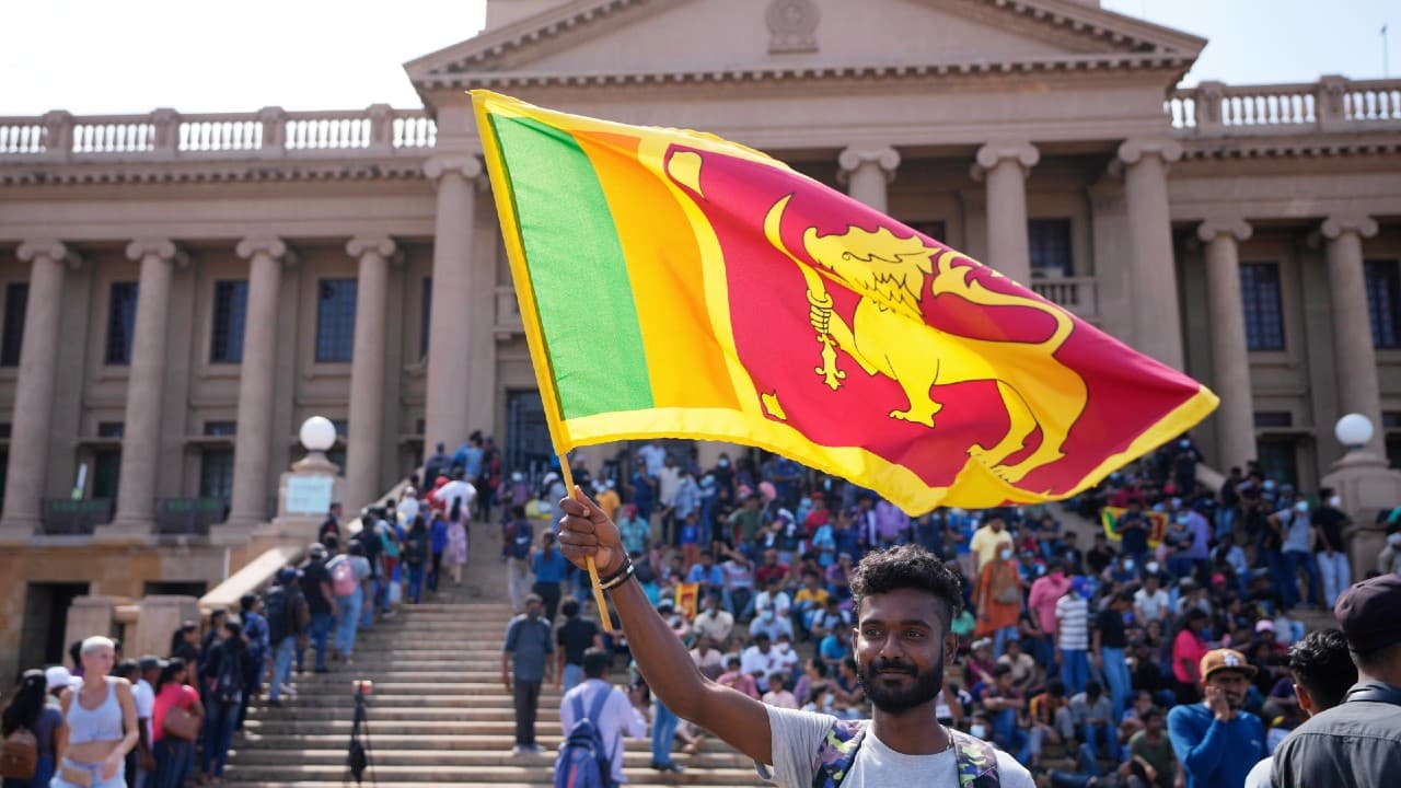 Special Story: श्रीलंका में सरकार बनाते और गिराते हैं बौद्ध भिक्षु, जानें कौन होगा अगला राष्ट्रपति