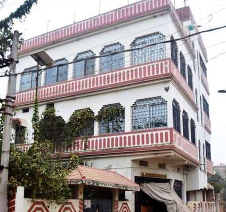 Srijan Scam: सृजन घोटाला मामले में दूसरे दिन भी जब्त की गयी संपत्ति, तीन मंजिल का मकान सील Srijan Scam: सृजन घोटाला मामले में दूसरे दिन भी जब्त की गयी संपत्ति, तीन मंजिल का मकान सील