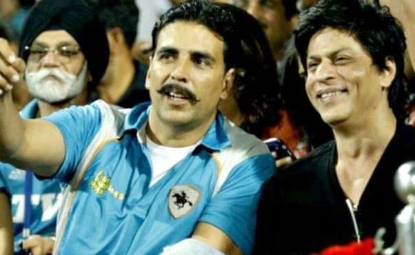 Shah Rukh Khan और Akshay Kumar ने कभी साथ खेला था क्रिकेट, Viral हो रही है दोनों की ये तस्वीर