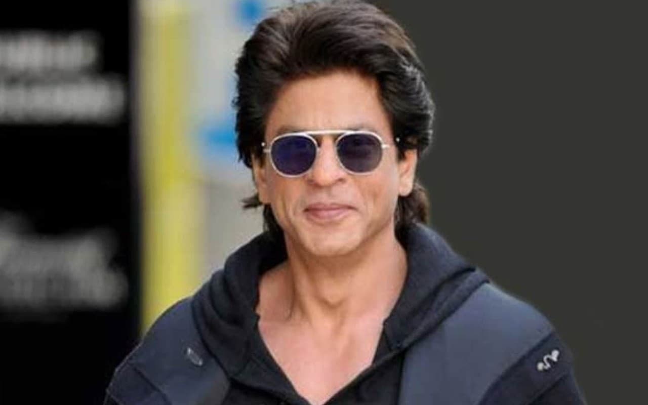 ShahRukh Khan: फिल्म पठान के रिलीज से पहले मां वैष्णो देवी के दरबार में पहुंचे शाहरुख खान, वीडियो वायरल