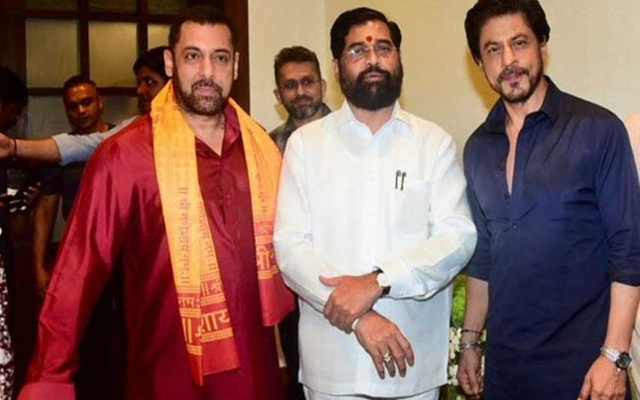 CM Eknath Shinde के घर पर गणपति पूजा में शामिल हुए सलमान खान-शाहरुख खान, एथनिक लुक देख फैंस के उड़े होश