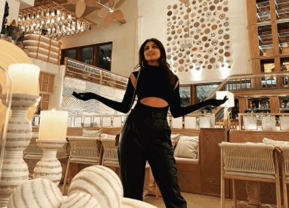 PHOTOS: शिल्पा शेट्टी ने मुंबई में खोला आलीशान रेस्टोरेंट, पहले गेस्ट बने बॉलीवुड के ये कपल