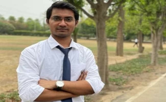 इंटरव्यू: UPSC टॉपर ने पांच साल से नहीं देखी कोई फिल्म, सोशल मीडिया से दूर रहे शुभम, जानें सफलता का राज इंटरव्यू: UPSC टॉपर ने पांच साल से नहीं देखी कोई फिल्म, सोशल मीडिया से दूर रहे शुभम, जानें सफलता का राज