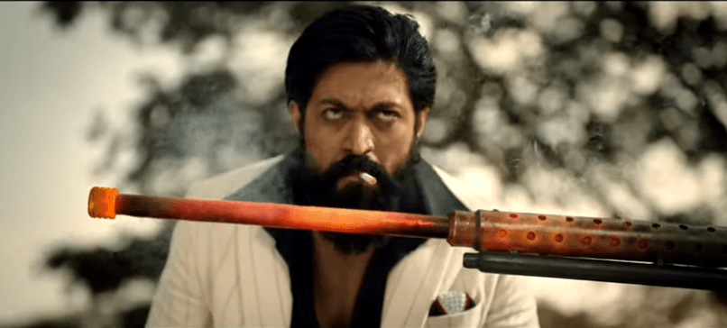 Online Leak होने वाली थी KGF 2, YASH ने कुछ घंटों पहले ही जारी करवाया Teaser, संजय दत्त और रवीना भी दिखे