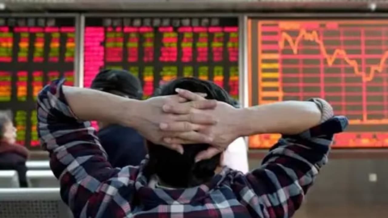 Stock Market: शेयर बाजार में गिरावट का तीसरा दिन, सेंसेक्स 542.10 अंक टूट कर बंद, निवेशकों के करोड़ों डूबे