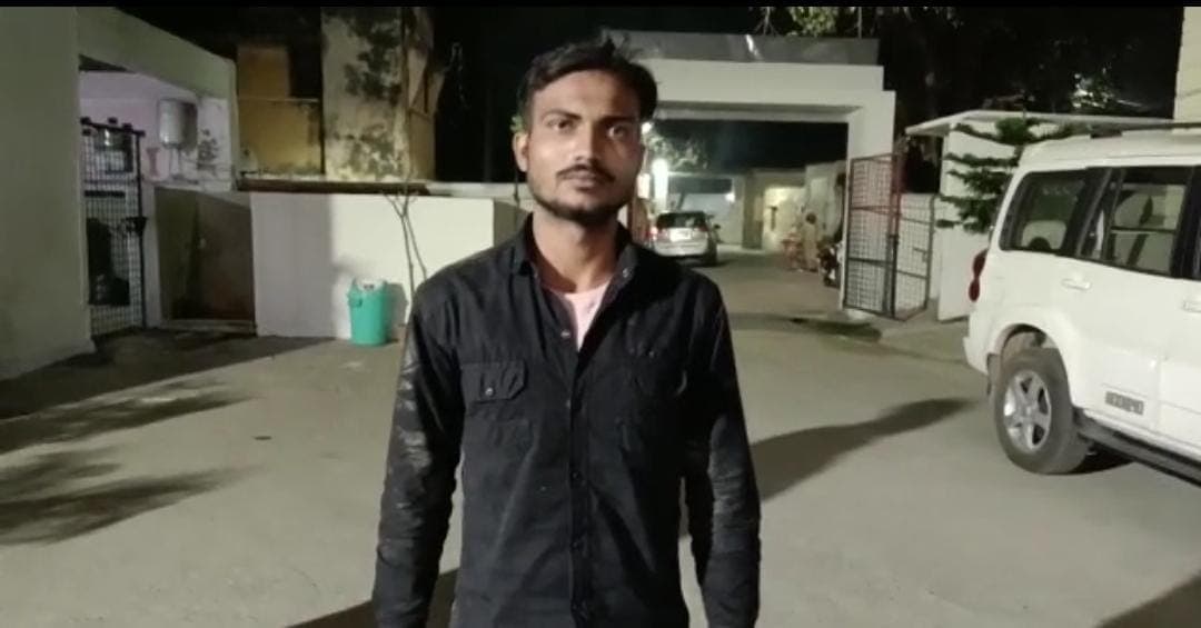 Gorakhpur Crime: 50 हजार के इनामी पशु तस्कर तौसीफ को STF ने दबोचा, सोशल मीडिया पर Reel बनाने का है शौक