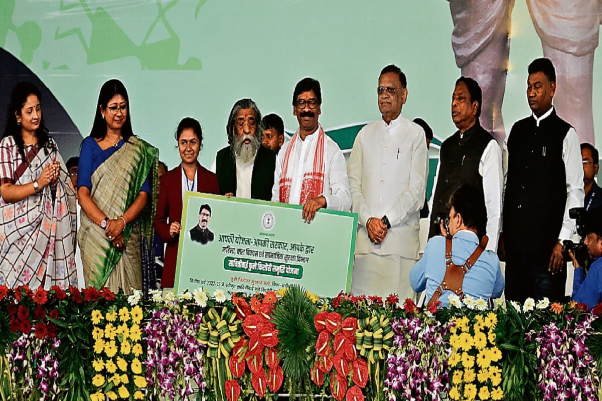 झारखंड स्थापना दिवस पर सूखा राहत योजना पोर्टल की शुरुआत, 945 लोगों को दिया गया नियुक्ति-पत्र