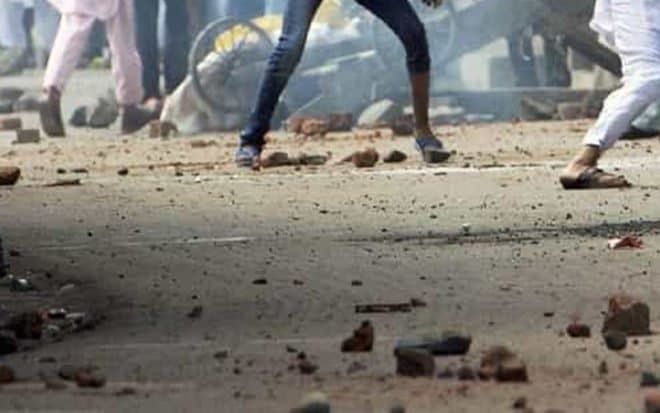 Lockdown In Bihar: मस्जिद के पास भीड़ की सूचना पर पहुंची पुलिस पर पथराव, थानाध्यक्ष समेत अन्य पुलिस जवान जख्मी