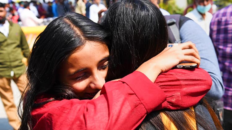 यूक्रेन में 10 दिन तक सो नहीं पायी भारतीय छात्रा संचयिता, हावड़ा पहुंचने पर बयां किया दर्द