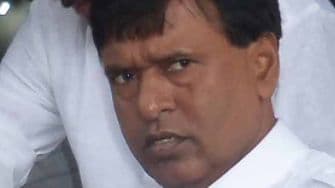 UP Vidhan Sabha Chunav 2022: सपा को लगा बड़ा झटका, विधायक सुभाष पासी पत्नी सहित बीजेपी में हुए शामिल