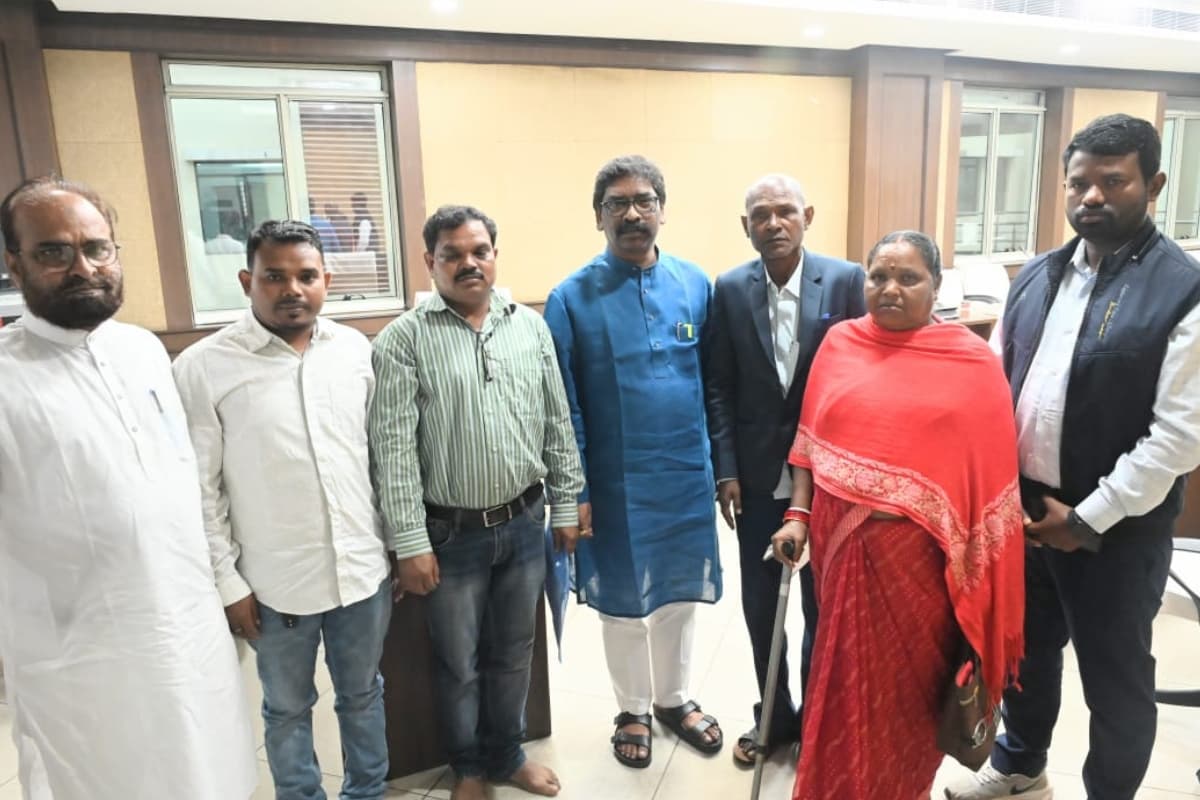 झारखंड: सीएम हेमंत सोरेन से मिले दिवंगत सुभाष मुंडा के परिजन, लगायी न्याय की गुहार, मिला ये आश्वासन
