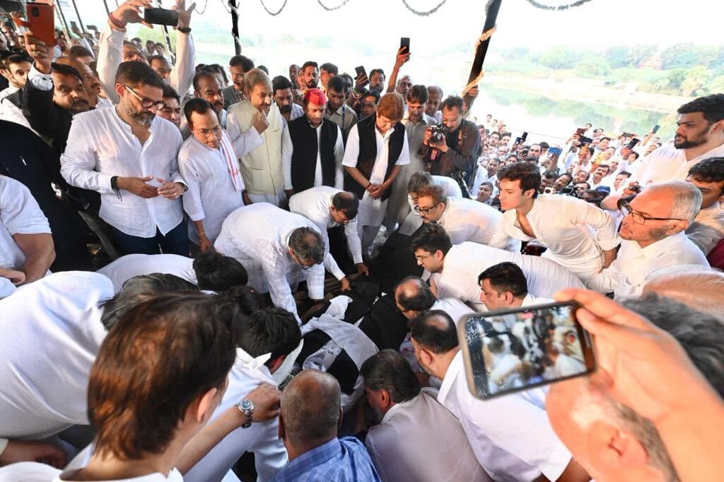 सुब्रत राय सहारा का बैकुंठ धाम में अंतिम संस्कार संपन्न, दर्शन के लिये पहुंचे वीवीआईपी