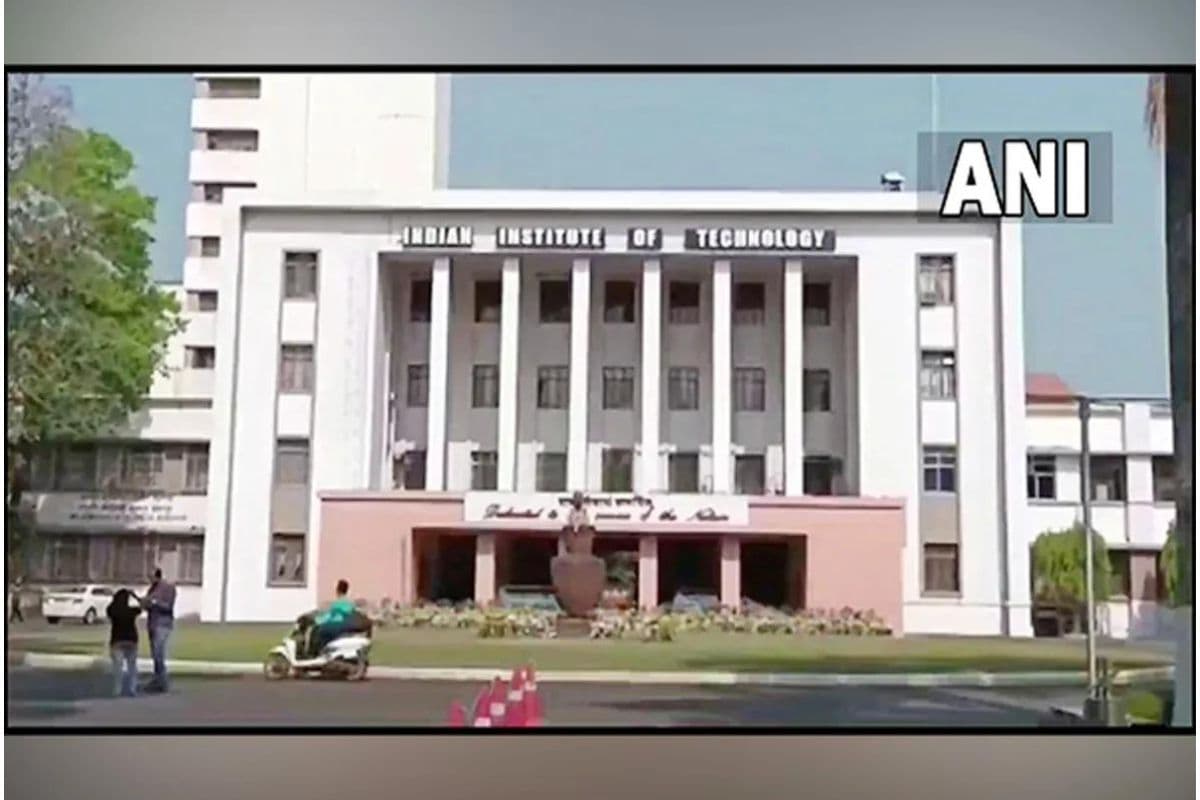 WB News : आनंदपुर में हॉस्टल के कमरे में फंदे से लटकी मिली इंजीनियरिंग की छात्रा