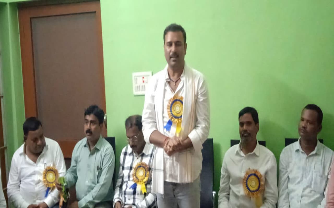 कोल्हान दौरे पर सुदेश महतो, कहा- विरासत की राजनीति करने वालों को झारखंड के संघर्ष की जानकारी नहीं