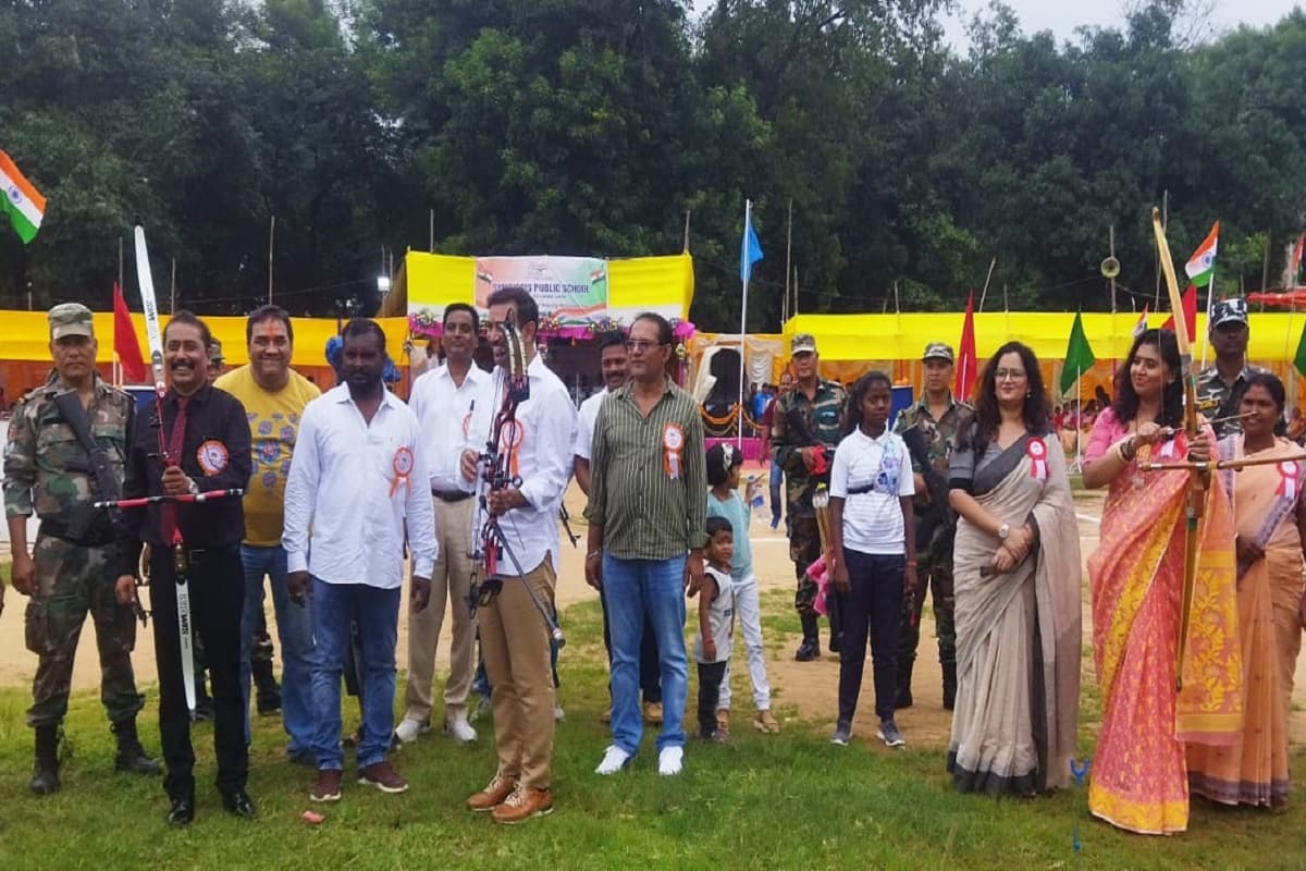 झारखंड के पूर्व Deputy CM व MLA सुदेश महतो ने आर्चरी केंद्र का किया उद्घाटन, कहा-खेल से नाम करें रोशन