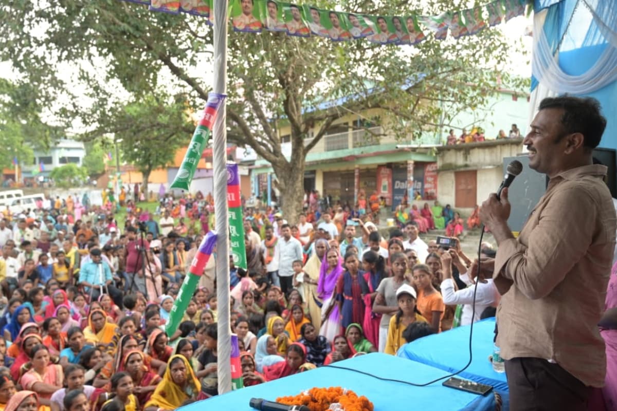 डुमरी उपचुनाव: सीएम हेमंत सोरेन पर आजसू अध्यक्ष सुदेश महतो ने साधा निशाना, यशोदा देवी को विजयी बनाने की अपील