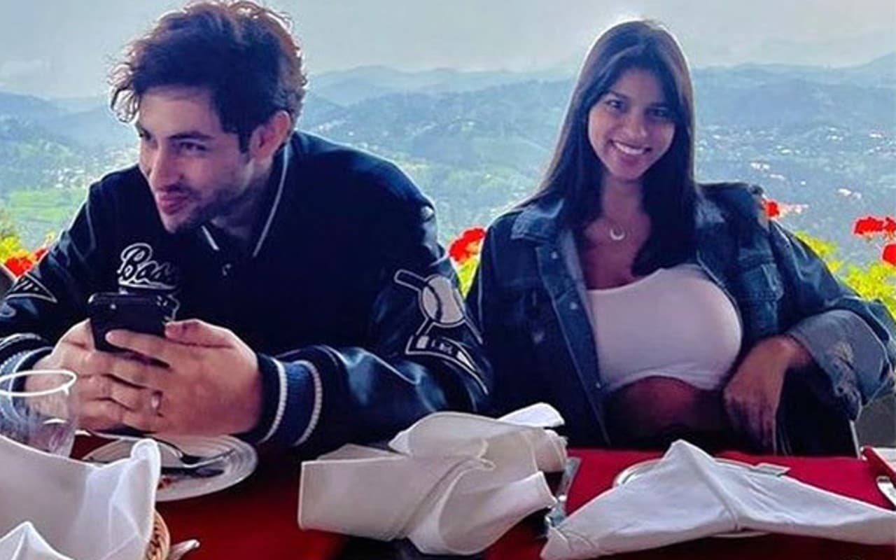 तेज बारिश के बीच रूमर्ड कपल अगस्त्य नंदा-सुहाना खान हुए स्पॉट, मामा अभिषेक बच्चन ने दी कार राइड, VIDEO