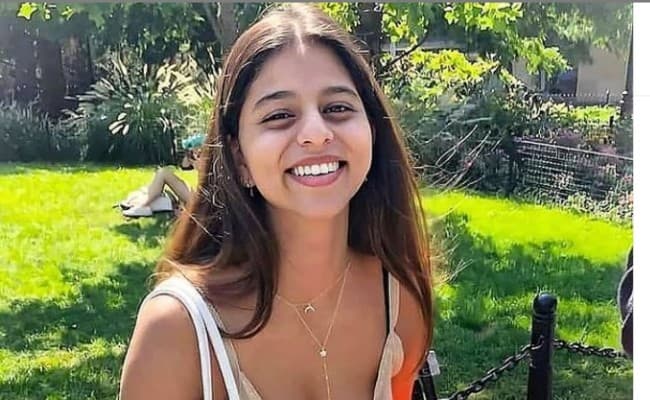 सुहाना खान बॉडीकॉन ड्रेस में दिखीं बेहद हॉट, बार बार देखी जा रही है शाहरुख खान की बेटी ये दिलकश तसवीरें