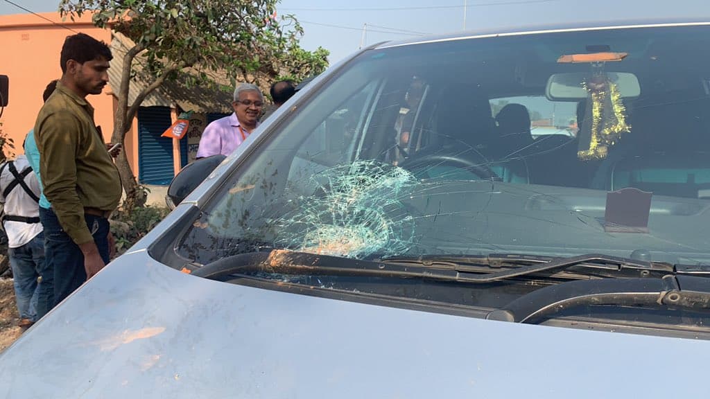 तृणमूल कांग्रेस और भाजपा उम्मीदवारों पर हमला, पांच गिरफ्तार