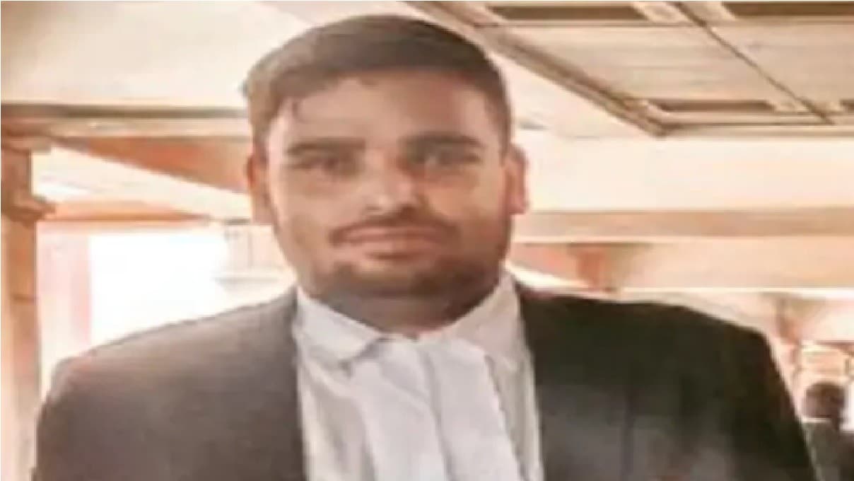 यूपी के सुल्तानपुर में वकील की गोली मारकर हत्या, भाई गंभीर हालत में लखनऊ रेफर, हत्यारों की तलाश में जुटी पुलिस