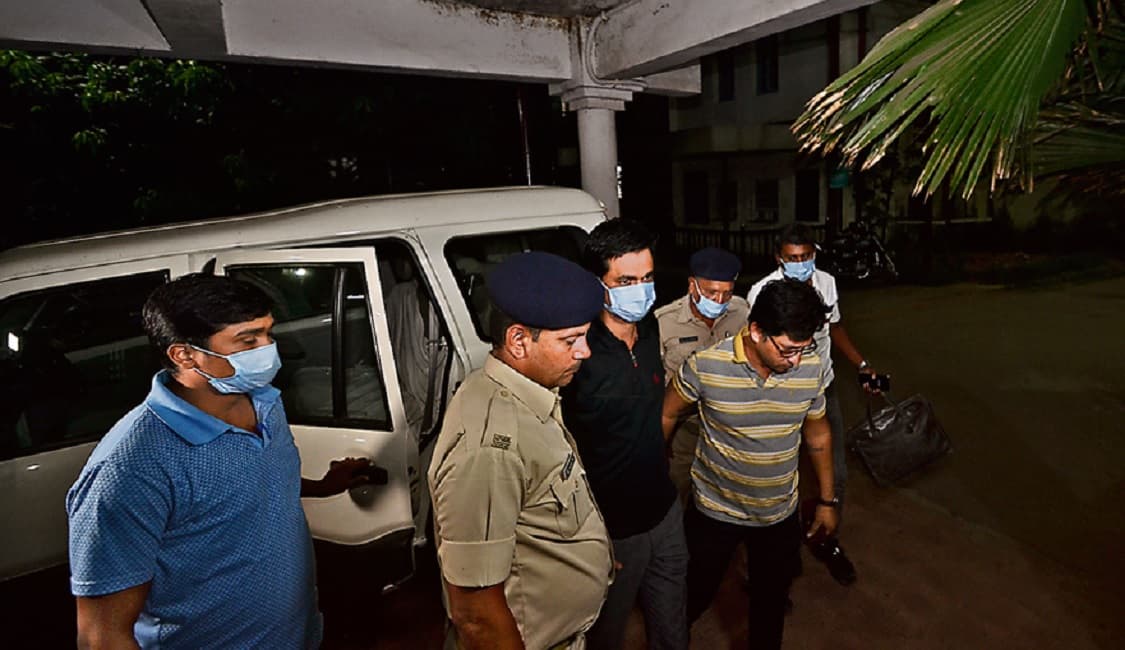 सुजीत बनकर CA सुमन कुमार ने पाकुड़ के DMO से एक करोड़ रुपये वसूले, ED की जांच में हुआ खुलासा