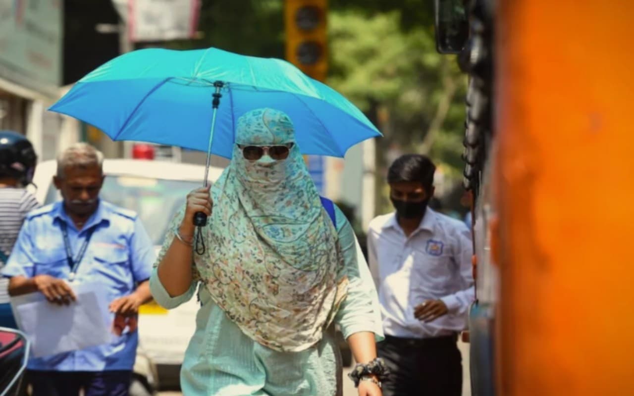 Bengal Weather Forecast : कोलकाता में बढ़ेगा गर्मी का पारा, राज्य के 9 जिलों में लू का अलर्ट जारी