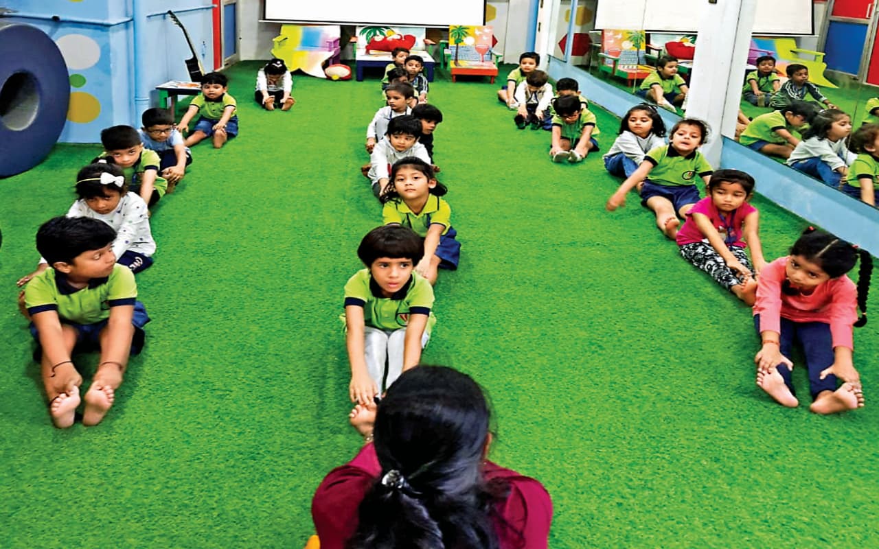 UP Weather: गाजियाबाद में गर्म हवाएं, आगरा में खिली धूप, जानें यूपी में कैसा रहेगा आज का मौसम, कहां होगी बारिश