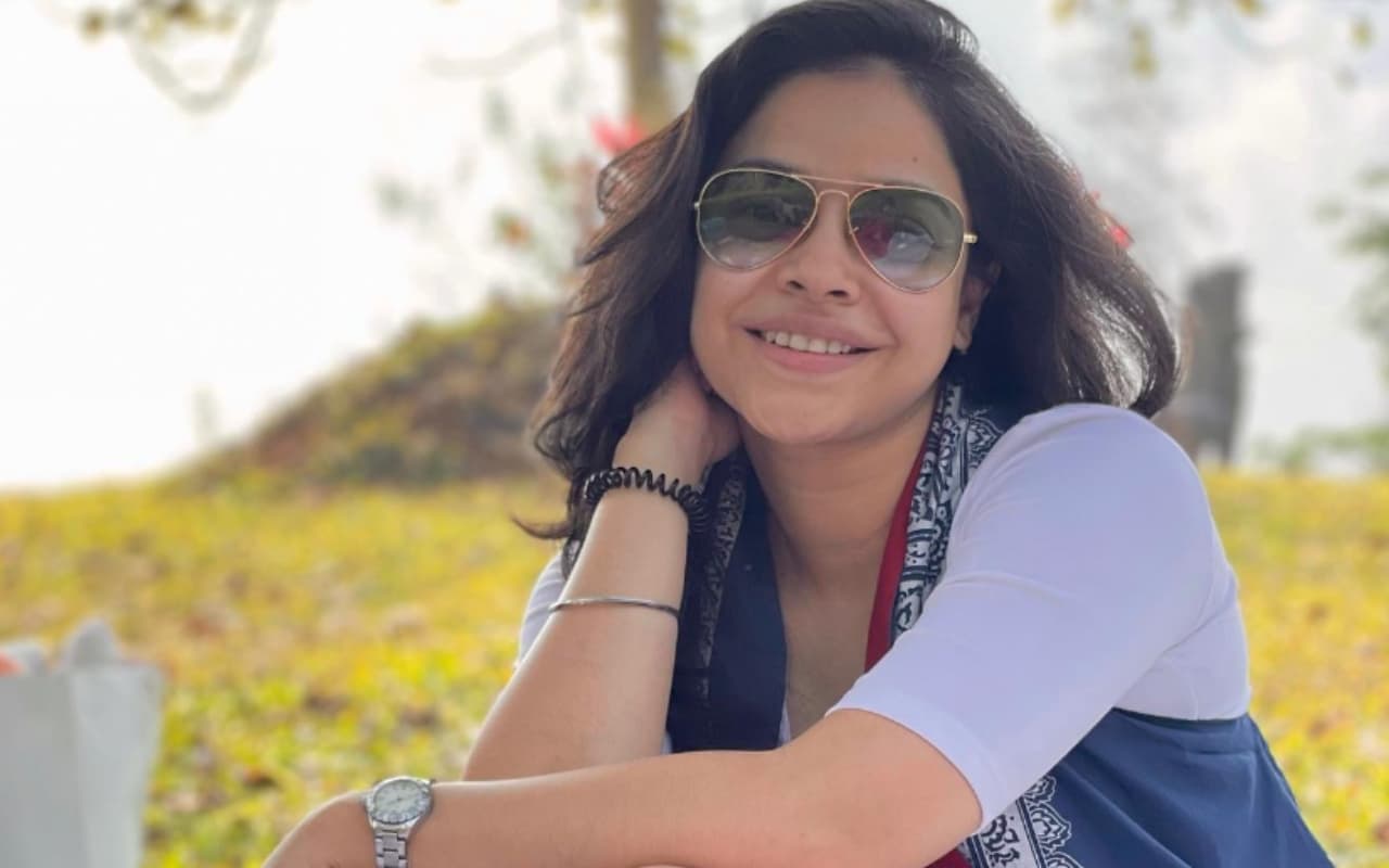 Sumona Chakravarti