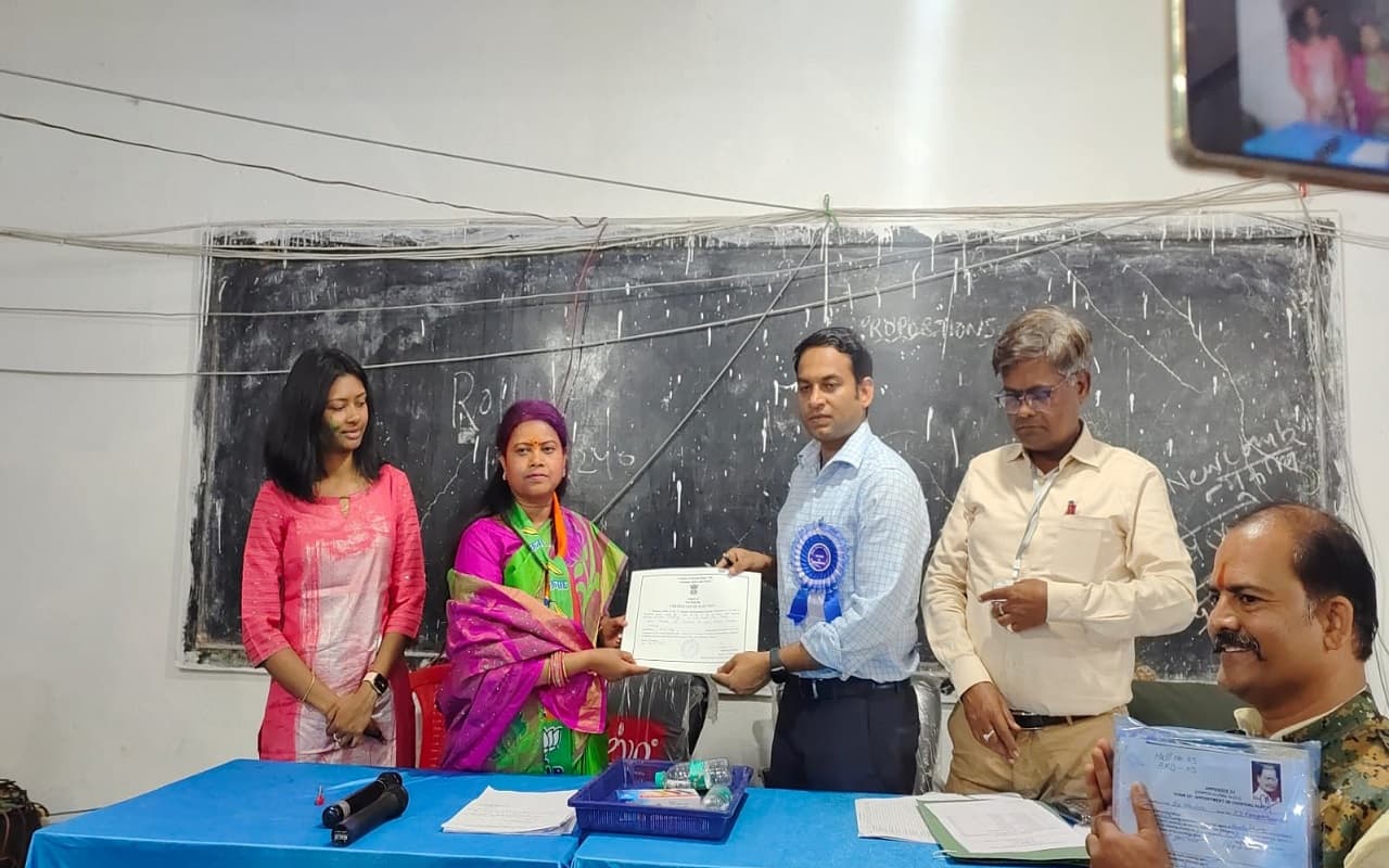 रामगढ़ विधानसभा उपचुनाव में NDA प्रत्याशी सुनीता चौधरी की जीत पर क्या बोले हेमंत सोरेन, बाबूलाल व सुदेश महतो ?