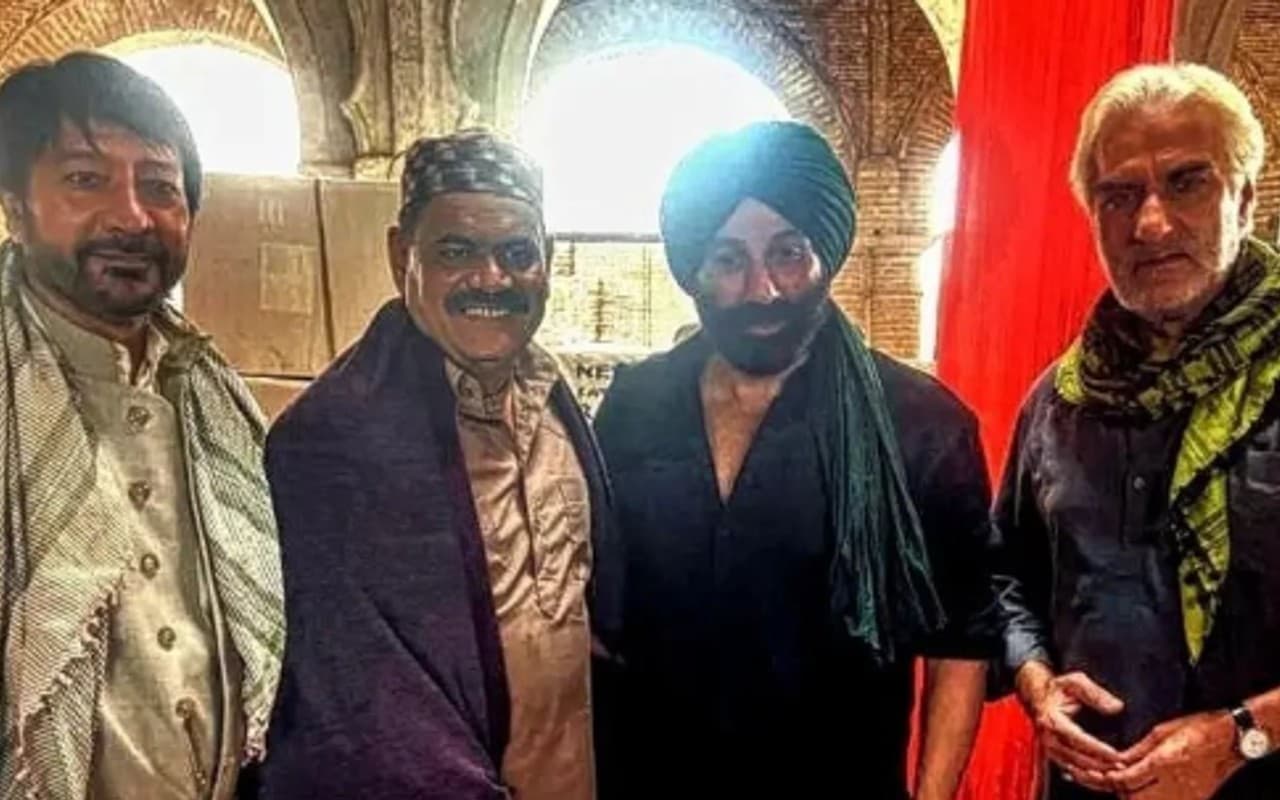 Gadar 2 की नयी तसवीर आई सामने, फिल्म के रिलीज डेट का हुआ खुलासा, नये किरदार की हुई एंट्री!