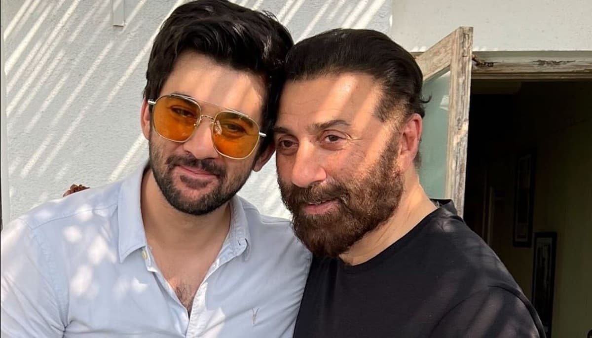 बेटे के प्री-वेडिंग सेलिब्रेशन में खूब नाचे सनी देओल, तारा सिंह का ये अंदाज देख आप हो जाएंगे इम्प्रेस, VIDEO