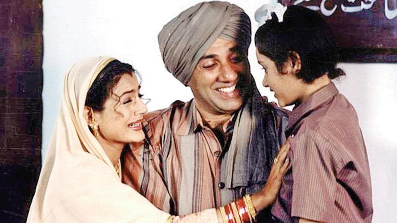 हैंडपंप उखाड़ने वाले Gadar के आइकॉनिक दृश्य को सुनकर अभिनेता सनी देओल का ऐसा था रिएक्शन