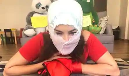 Sunny Leone ने डायपर को बनाया मास्क, तो फैंस बोले- वाह ! क्या आइडिया है