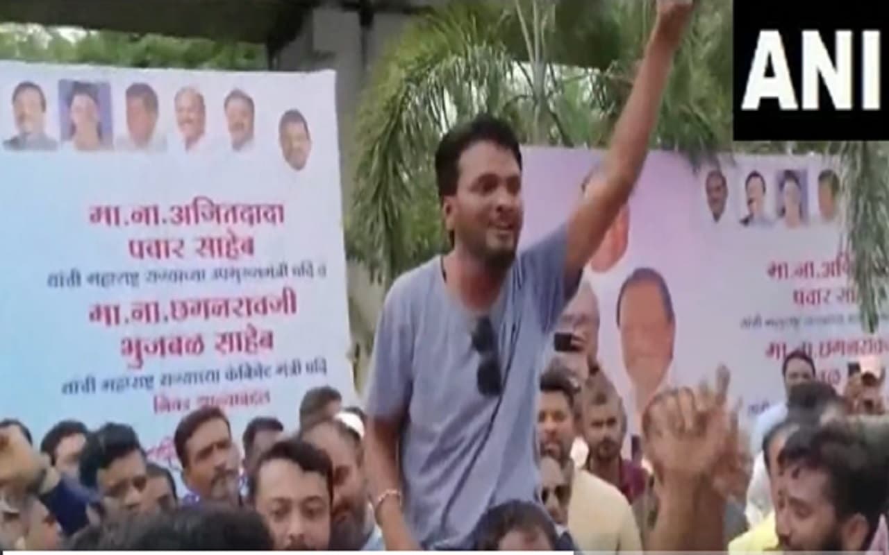 अजित-भुजबल समर्थकों ने नासिक में एनसीपी कार्यालय पर किया कब्जा, शरद गुट के साथ जमकर हाथापाई